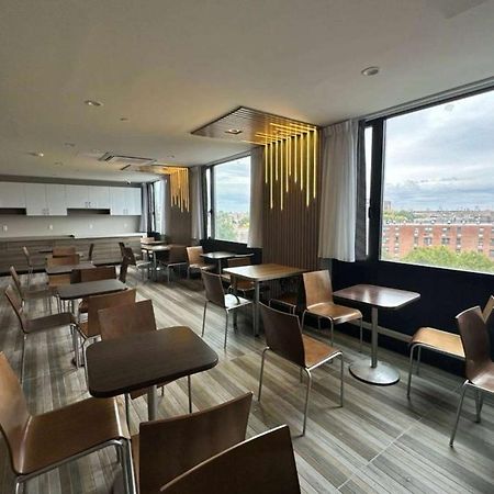 Days Inn By Wyndham Brooklyn Eastern Parkway Нью-Йорк Экстерьер фото